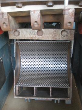 Træknuser og flishugger Mlyn na drevo CASTULIK MN300 |  Bearbejdning af træaffald | Tømrer maskineri | Ing.Častulík, s.r.o.